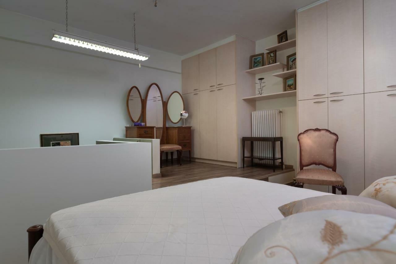 Acropolis Koukaki Loft Private Garden Apartment เอเธนส์ ภายนอก รูปภาพ