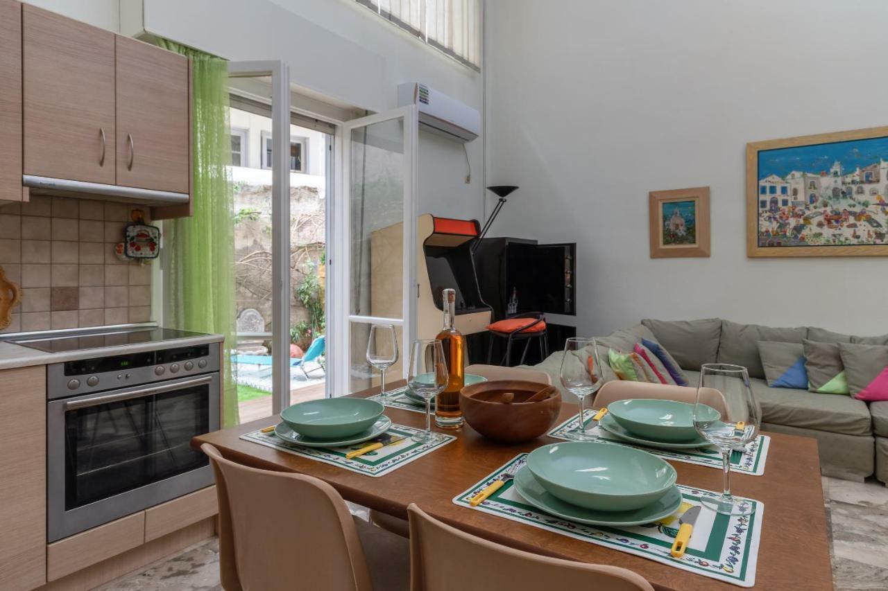 Acropolis Koukaki Loft Private Garden Apartment เอเธนส์ ภายนอก รูปภาพ